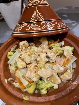 Tajine marocchina di pollo e verdure