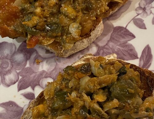 Crostini con telline di mare