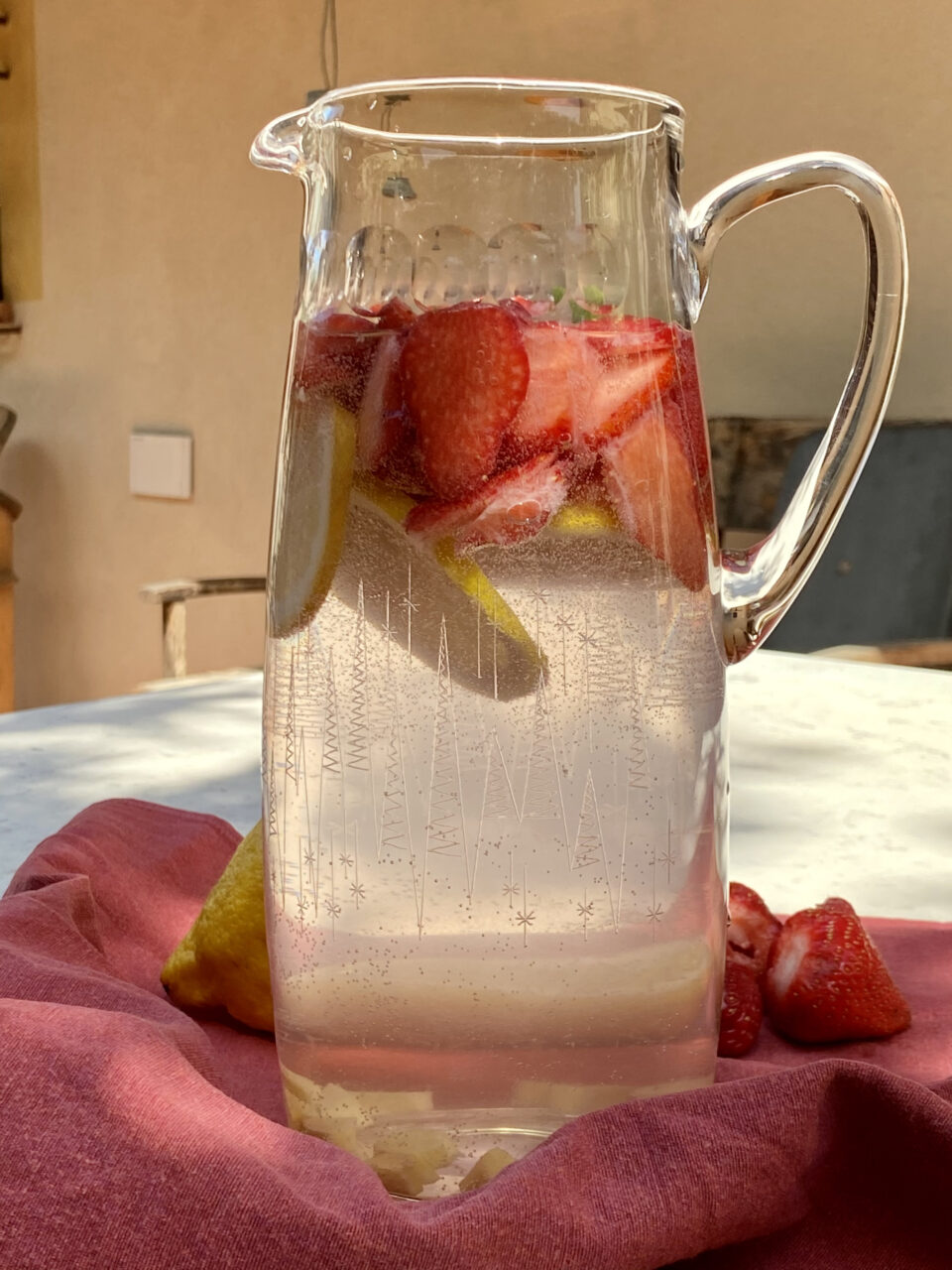 Acqua profumata fragole e zenzero