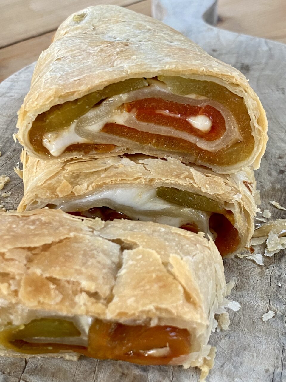 Rollè di sfoglia con peperoni