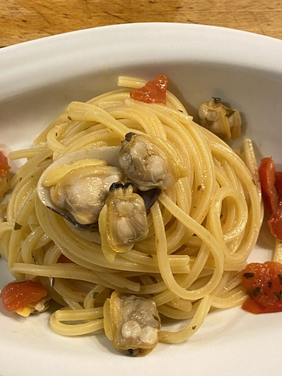 Spaghetti vongole veraci e pomodorini