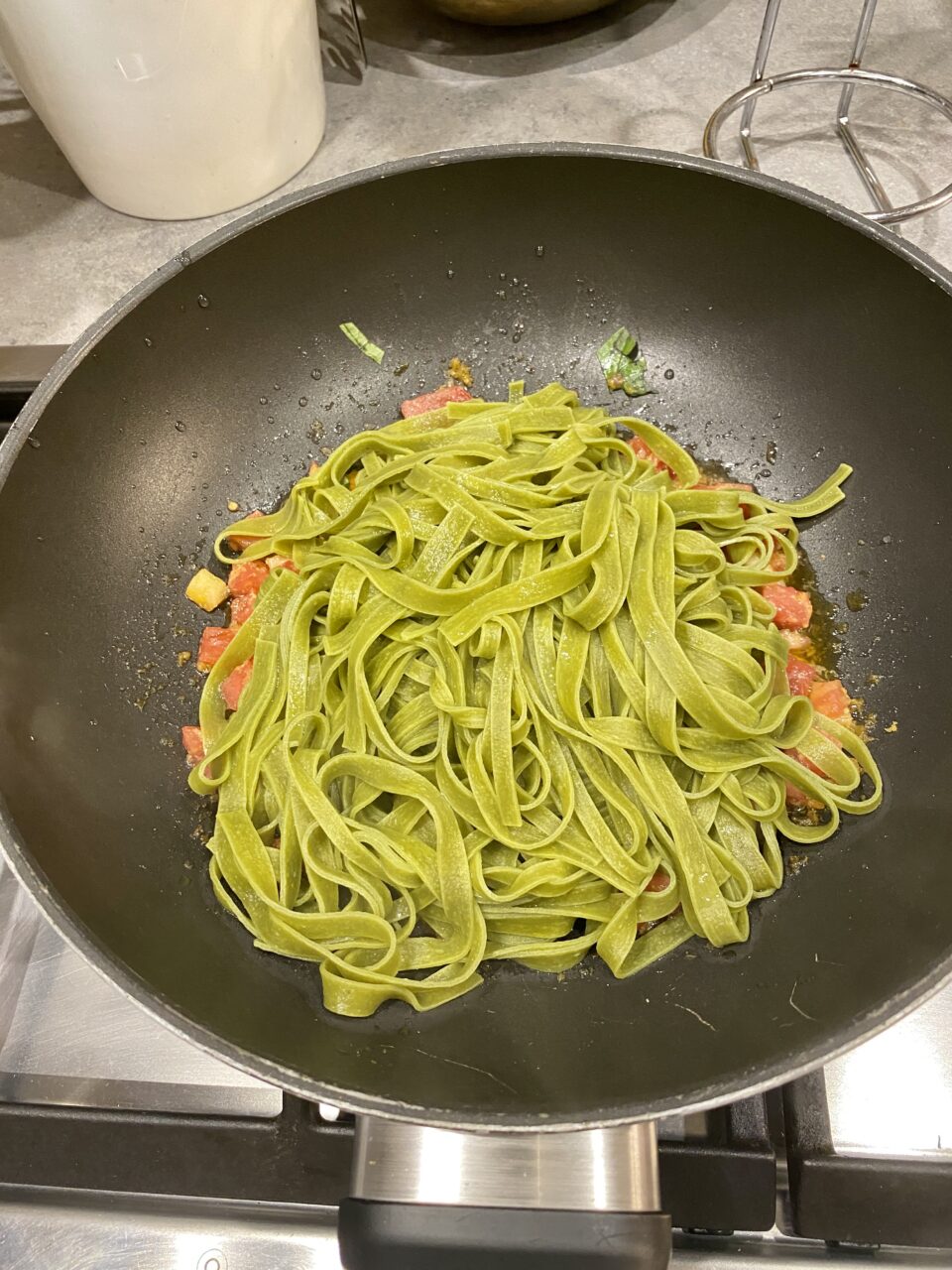 Fettuccine bottarga e pomodoro fresco