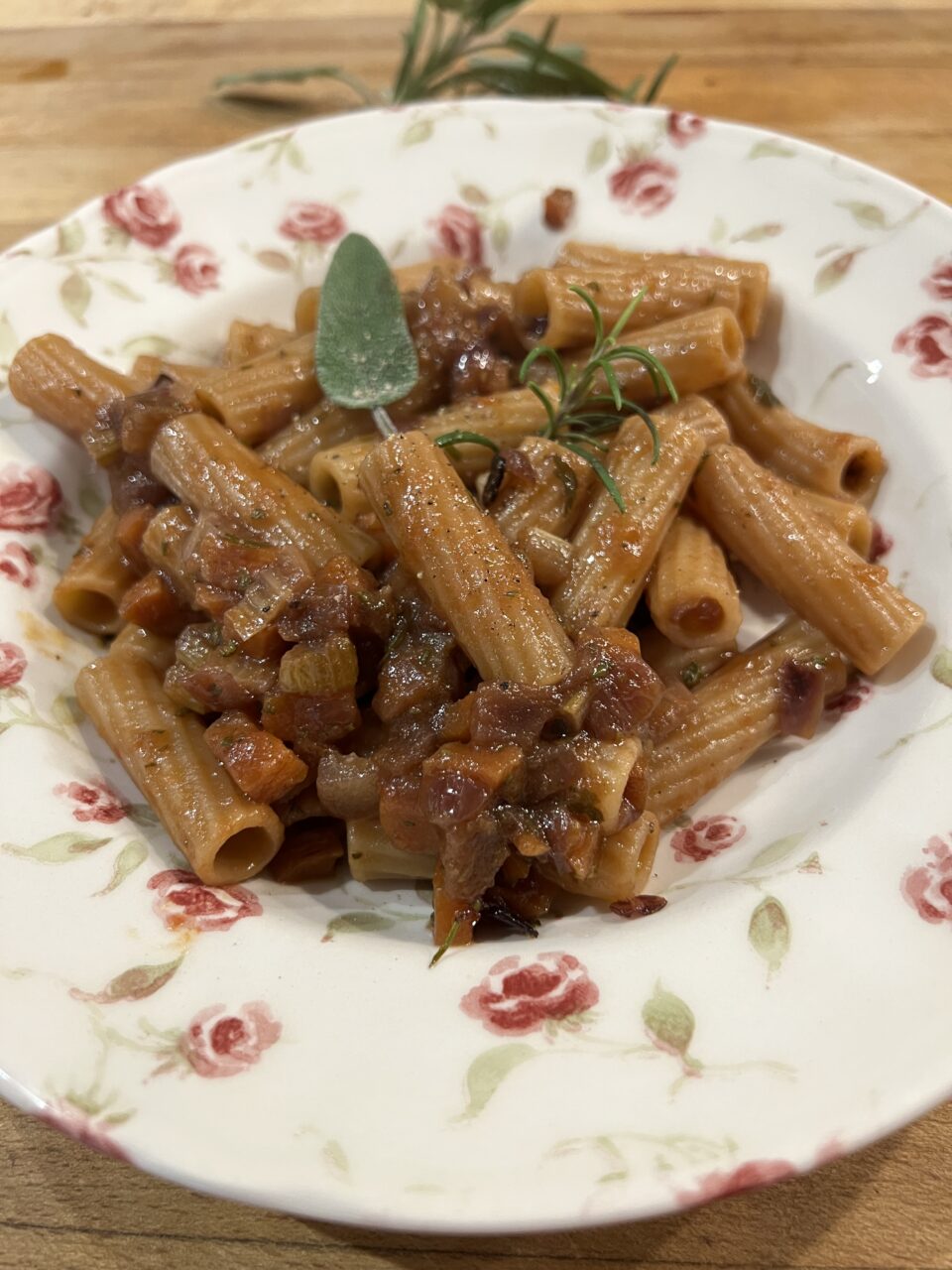 Pasta al sugo di pollo scappato