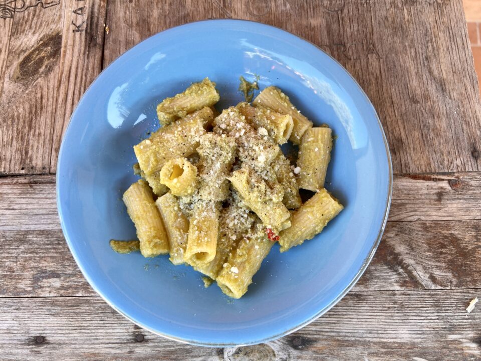 Pasta con scarti di cavolfiore