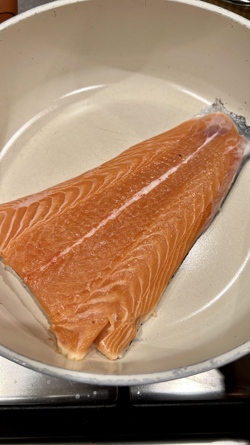 Filetto di salmone con salsa facile
