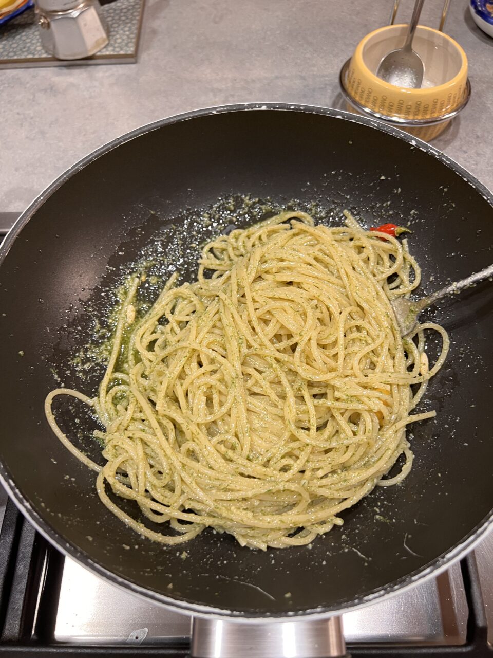 Spaghetti al pesto di finocchietto