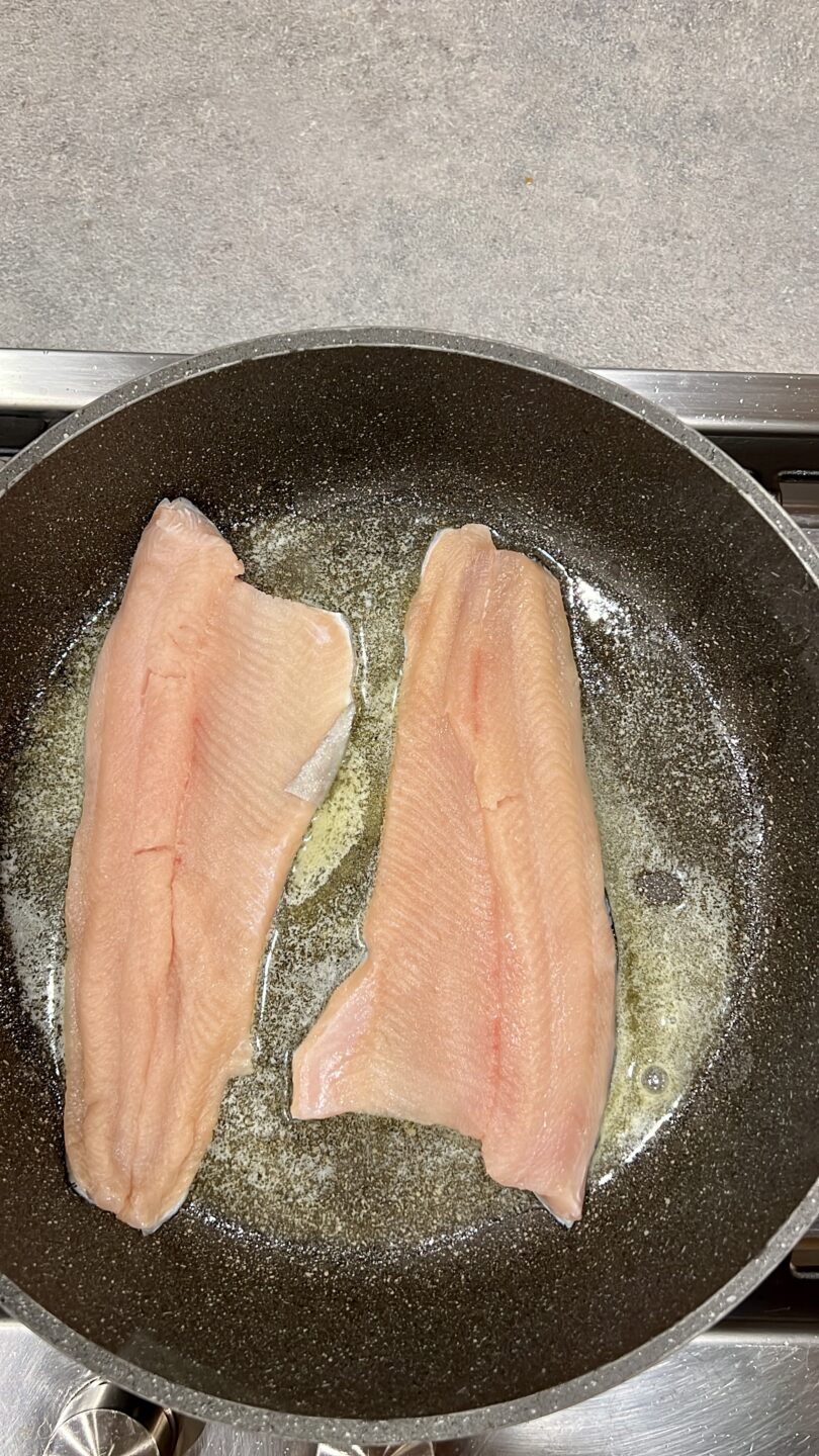 Filetto di trota salmonata in padella