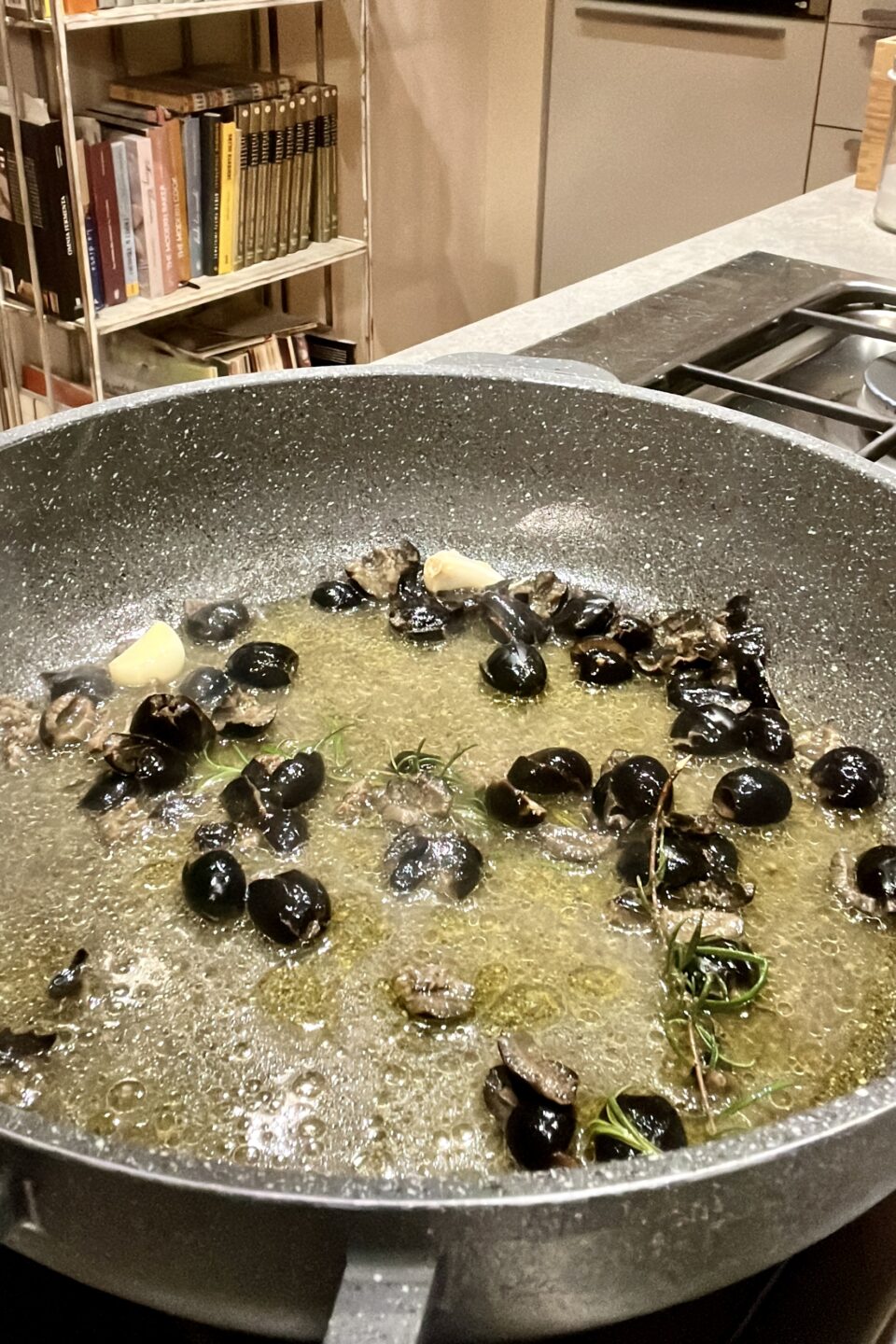 Filetti di gallinella con olive