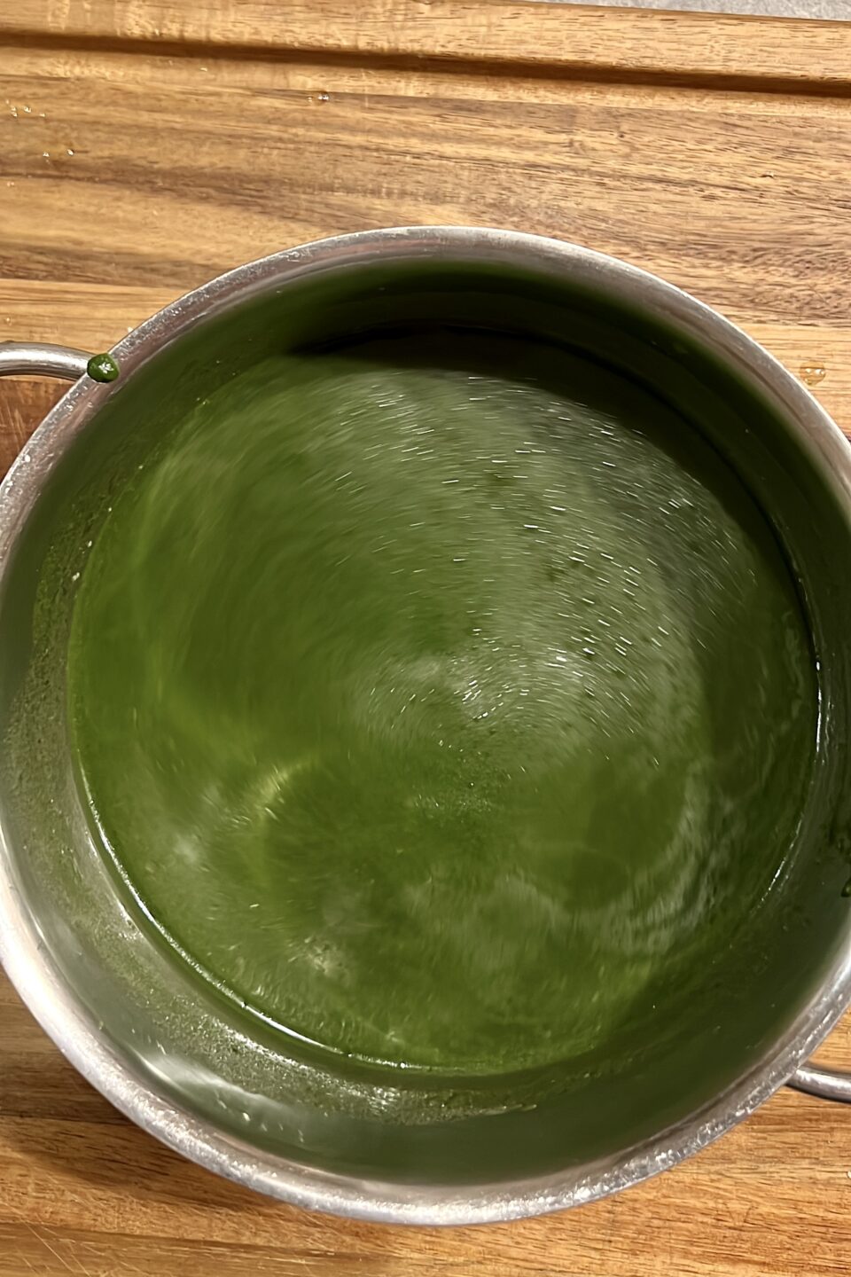 Crema agli spinaci con cialda croccante