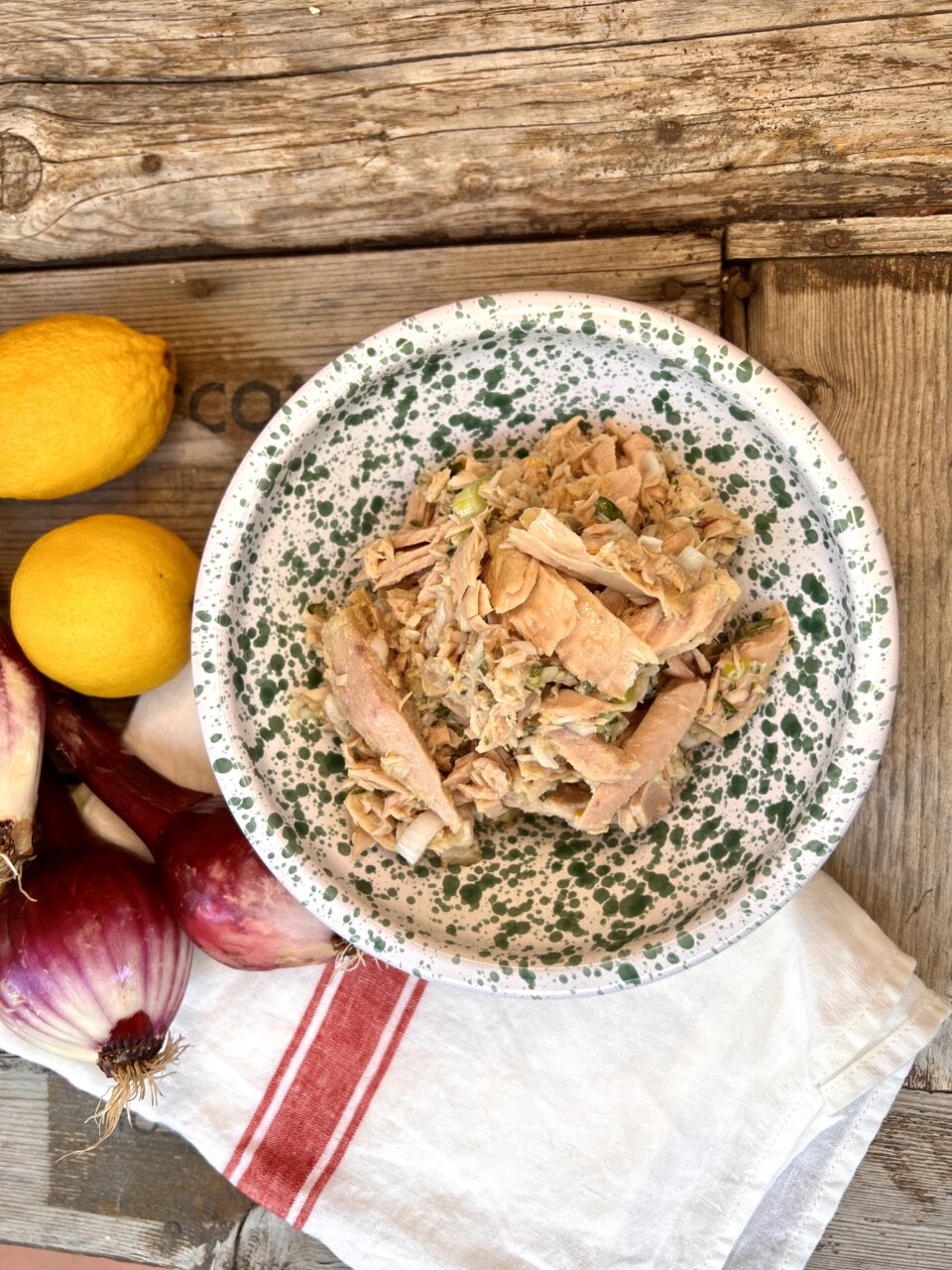 Insalata al tonno e cipollotto fresco