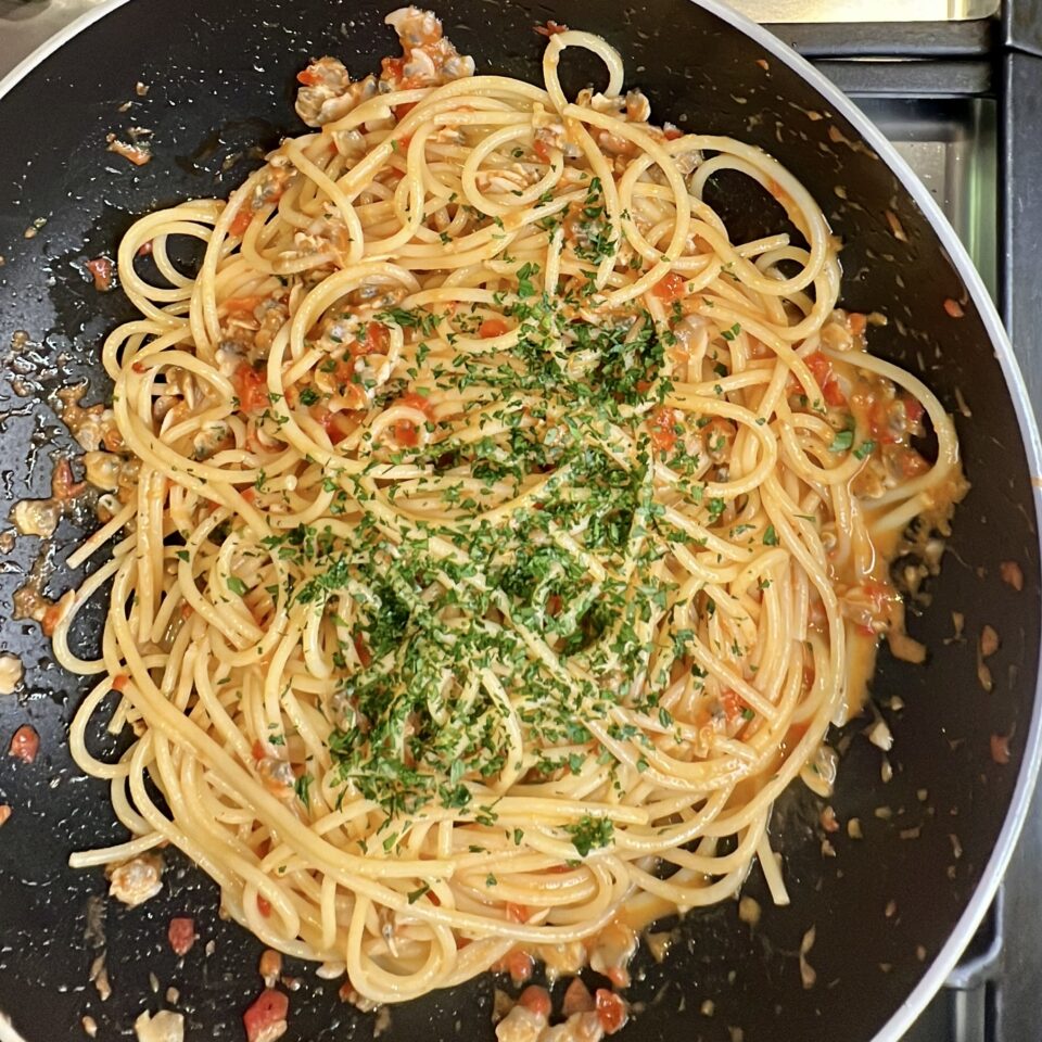 Spaghetti alle vongole e frullato di pomodoro