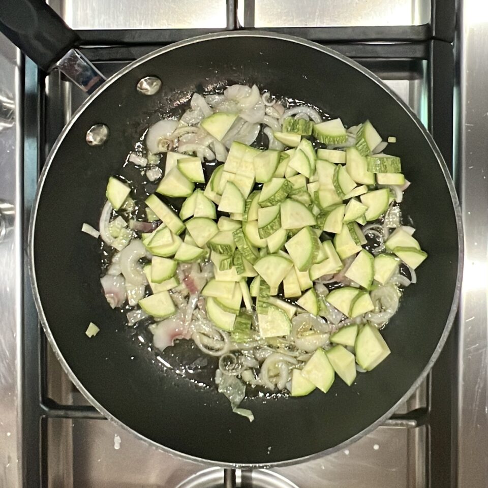 Cous cous con verdure e salsa al prezzemolo