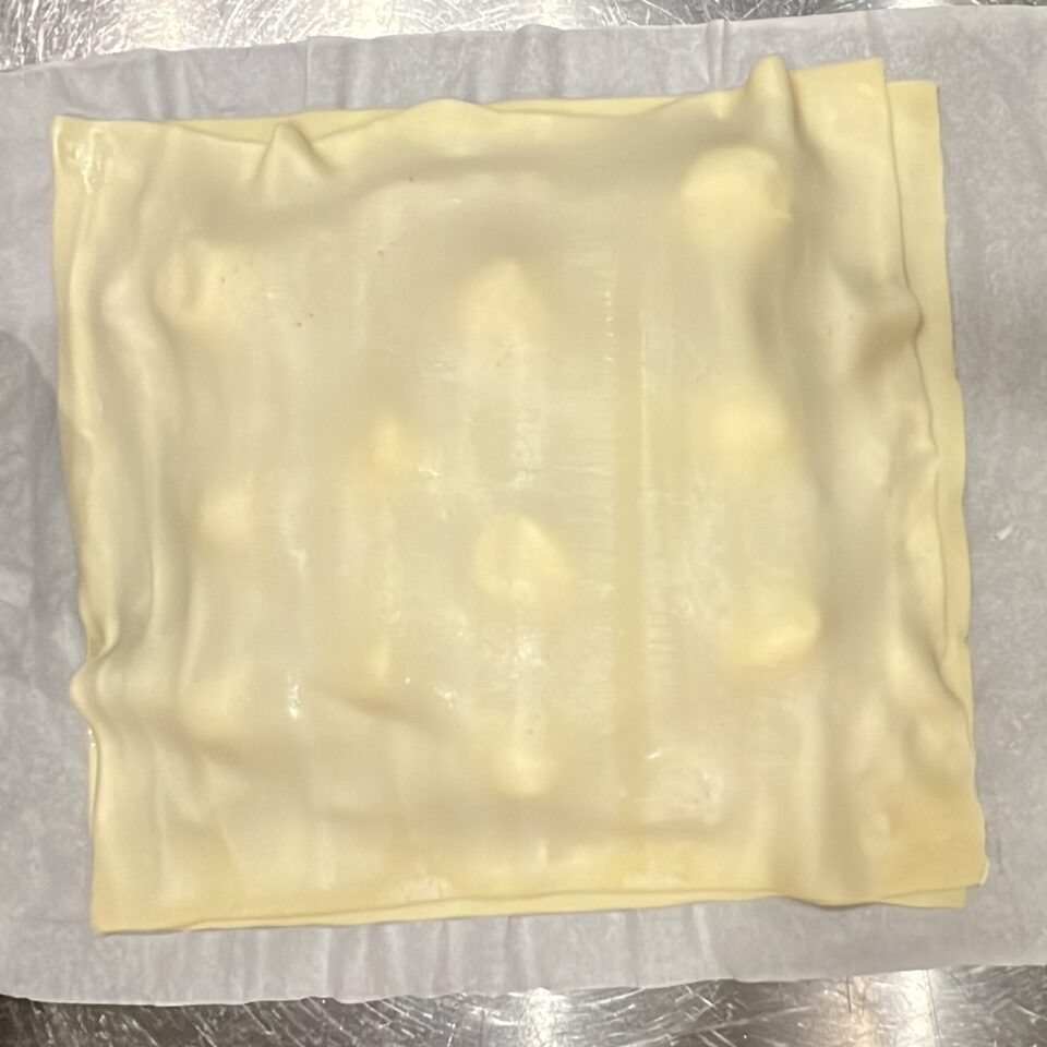 Pasta sfoglia ripiena con mozzarelline