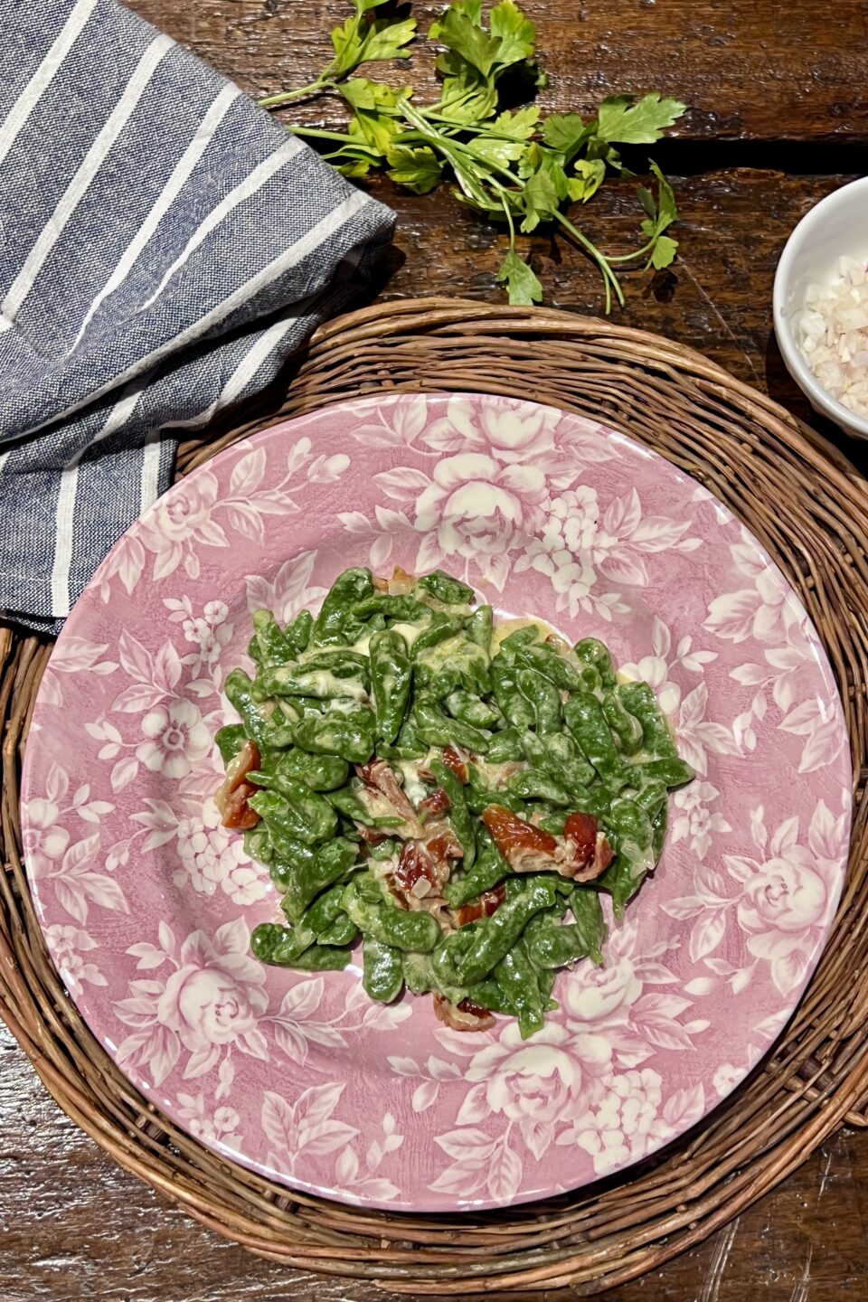 Gnocchi tirolesi ai pomodori secchi e stracciatella