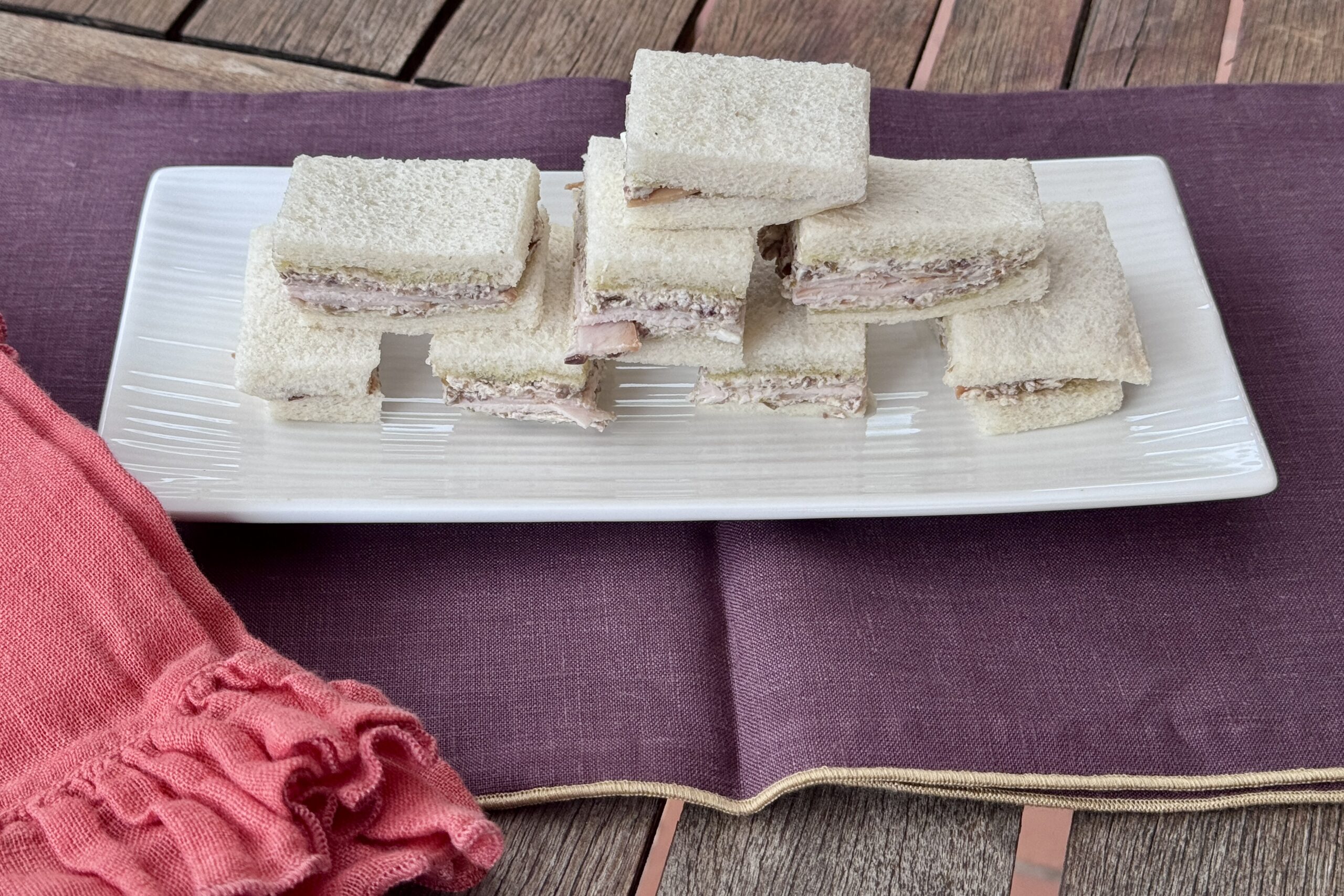 Tramezzini con crema di olive