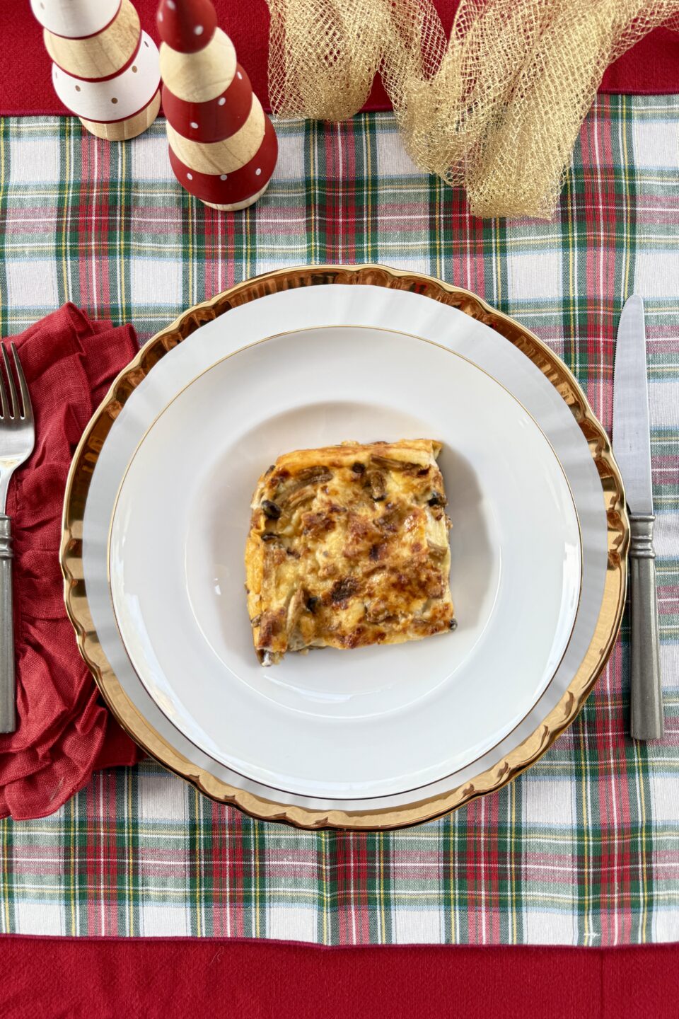 Lasagne funghi pioppini e salsiccia piccante