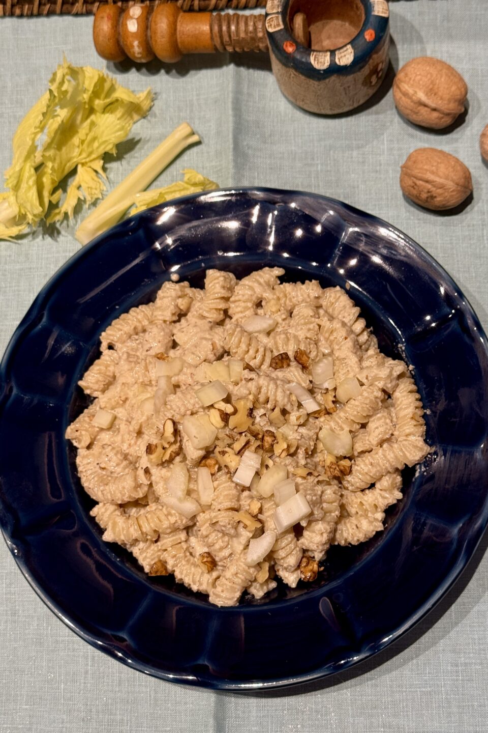 Fusilli alla salsa di noci e sedano