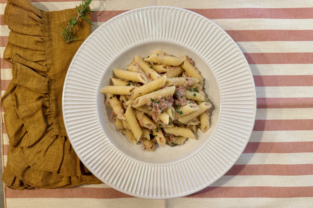 Penne al prosciutto cotto e aromi